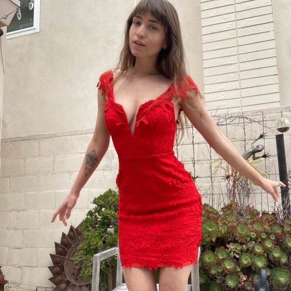 ASTR the Label Daniela Dress in Poppy - Picture 2 of 6